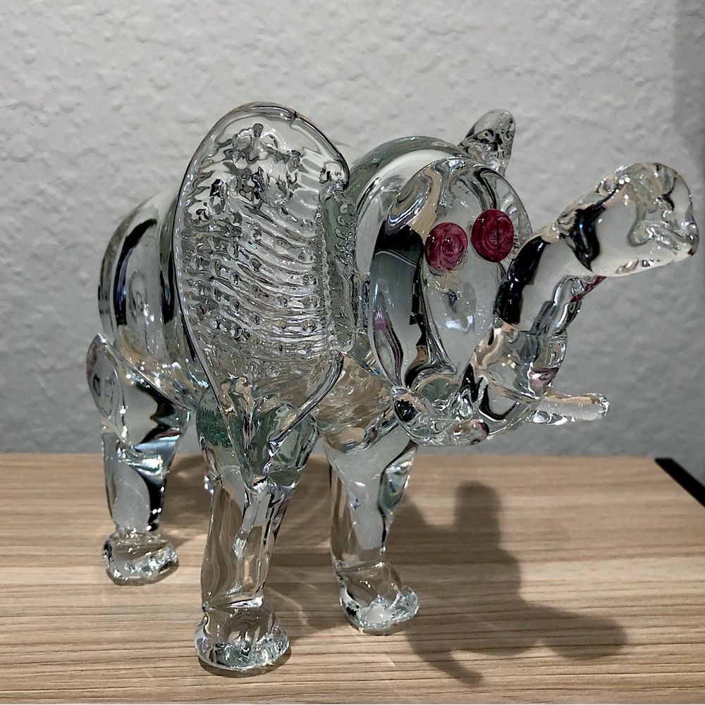 Glass Elephant with Pink Eyes